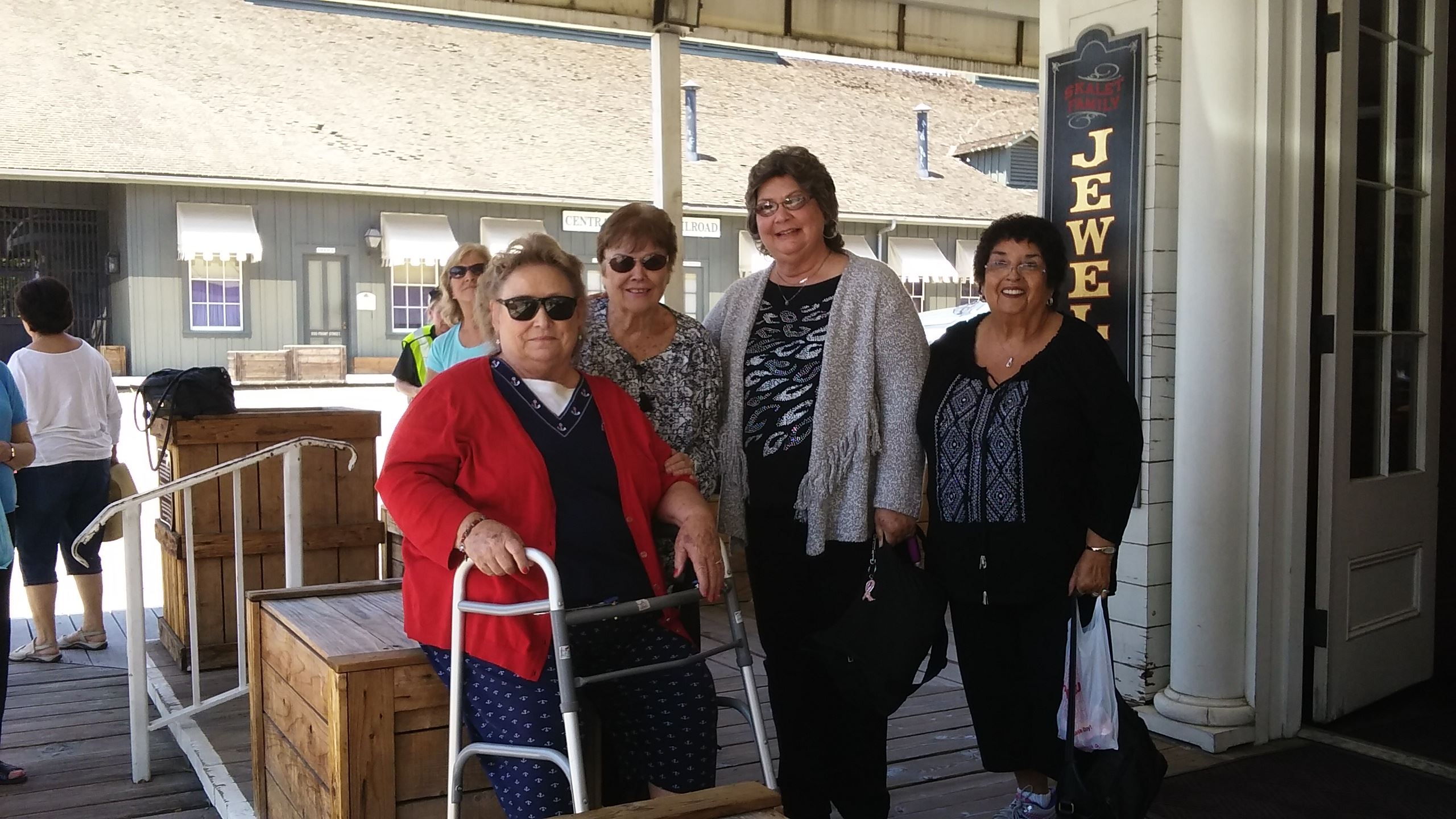 Marie, Marion, Cathy and Lola all await to eat at the famous Fat’s Restaurant in Old Town.